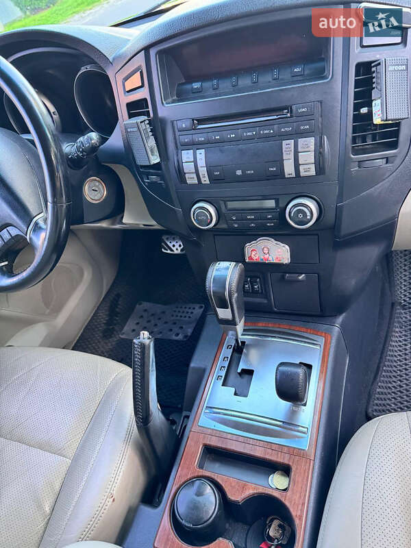 Внедорожник / Кроссовер Mitsubishi Pajero 2007 в Дрогобыче