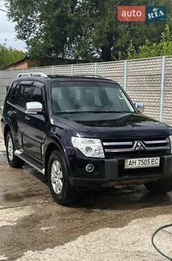 Внедорожник / Кроссовер Mitsubishi Pajero 2008 в 