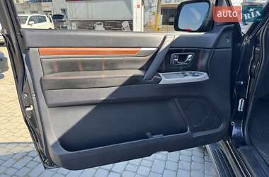 Внедорожник / Кроссовер Mitsubishi Pajero 2007 в 