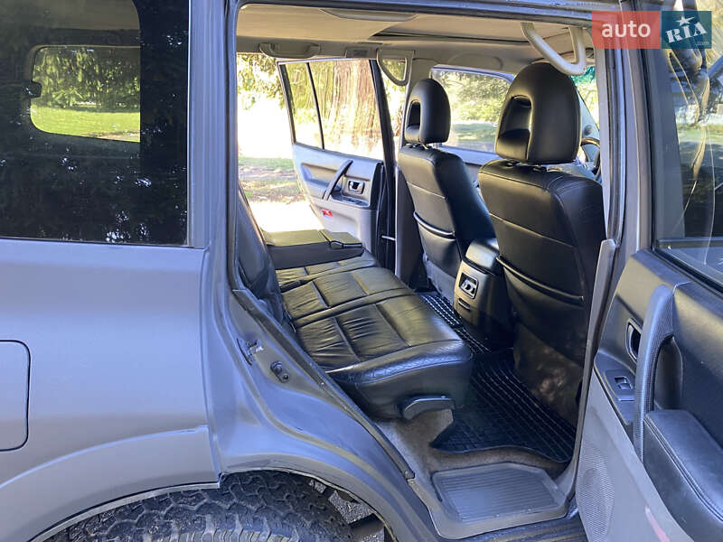 Внедорожник / Кроссовер Mitsubishi Pajero 2002 в Дубно фото 25 Внедорожник / Кроссовер Mitsubishi Pajero 2002 в Дубно