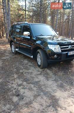 Внедорожник / Кроссовер Mitsubishi Pajero 2008 в 