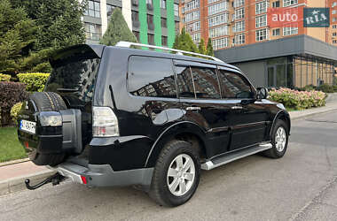 Внедорожник / Кроссовер Mitsubishi Pajero 2007 в 