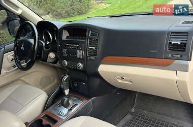 Внедорожник / Кроссовер Mitsubishi Pajero 2007 в 
