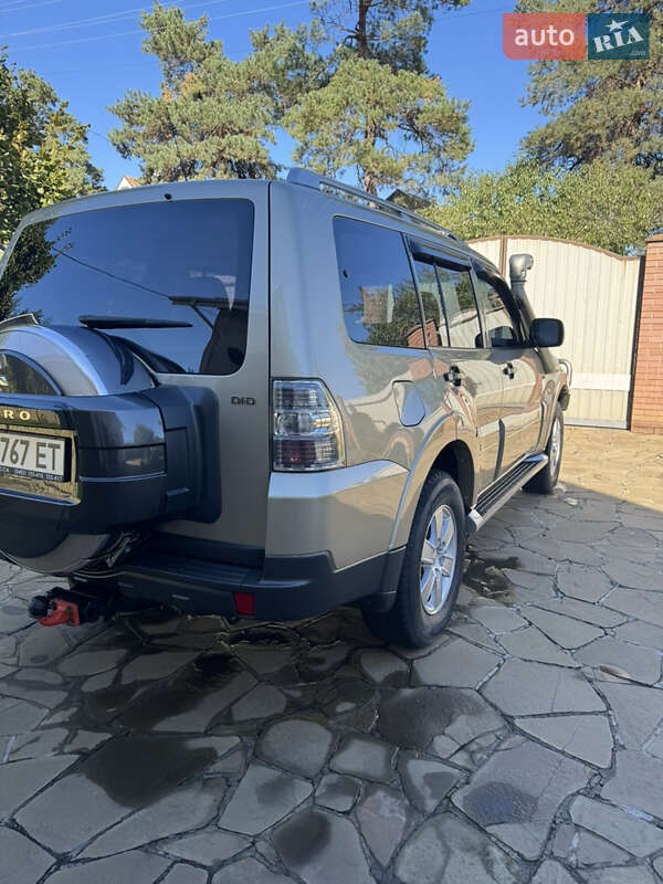 Внедорожник / Кроссовер Mitsubishi Pajero 2007 в Киеве