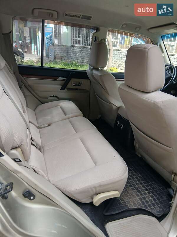 Внедорожник / Кроссовер Mitsubishi Pajero 2007 в Сумах