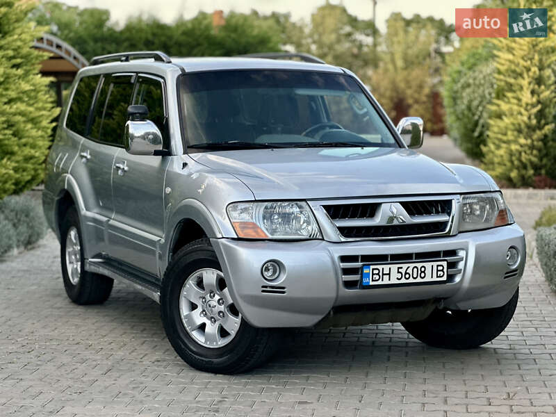 Mitsubishi Pajero 2004