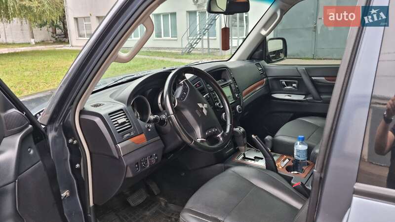 Внедорожник / Кроссовер Mitsubishi Pajero 2008 в Киеве