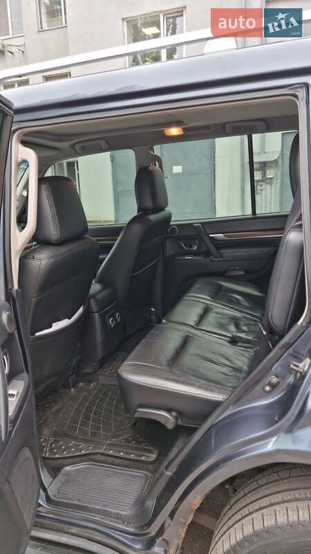 Внедорожник / Кроссовер Mitsubishi Pajero 2008 в Киеве
