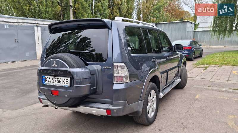 Внедорожник / Кроссовер Mitsubishi Pajero 2008 в Киеве