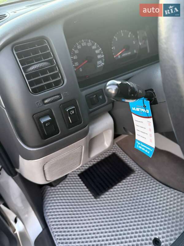 Внедорожник / Кроссовер Mitsubishi Pajero 2002 в Ужгороде