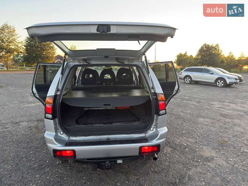 Внедорожник / Кроссовер Mitsubishi Pajero 2002 в Ужгороде