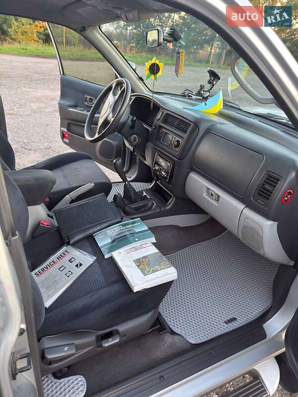 Внедорожник / Кроссовер Mitsubishi Pajero 2002 в Ужгороде