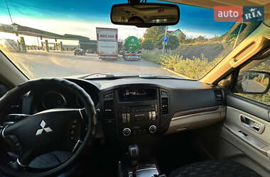 Внедорожник / Кроссовер Mitsubishi Pajero 2007 в 