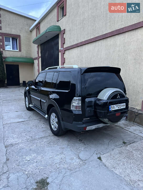 Внедорожник / Кроссовер Mitsubishi Pajero 2007 в Кропивницком