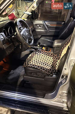 Внедорожник / Кроссовер Mitsubishi Pajero 2008 в 