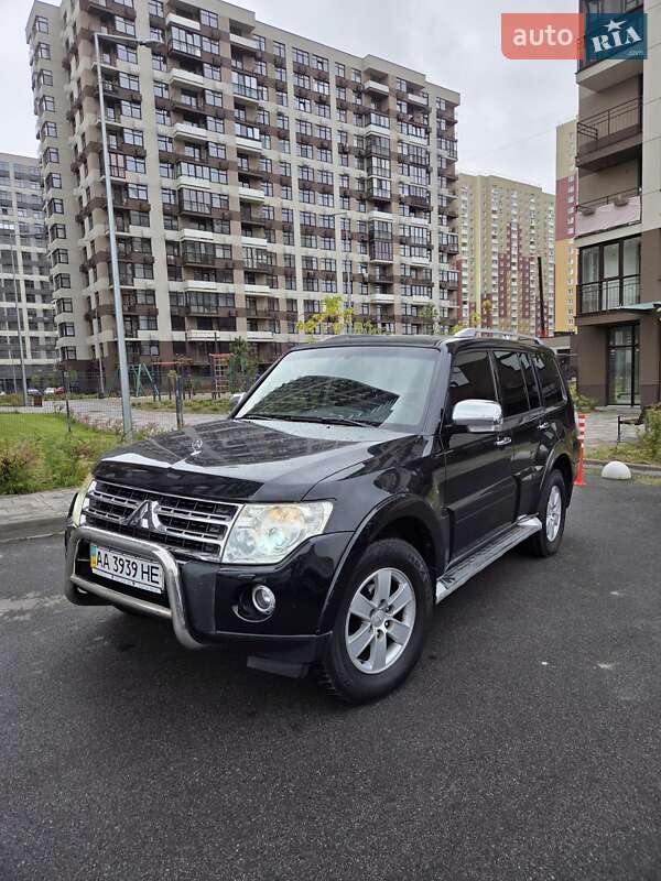Внедорожник / Кроссовер Mitsubishi Pajero 2008 в Киеве