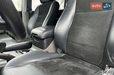 Внедорожник / Кроссовер Mitsubishi Pajero 2001 в 