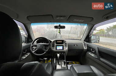Внедорожник / Кроссовер Mitsubishi Pajero 2001 в 