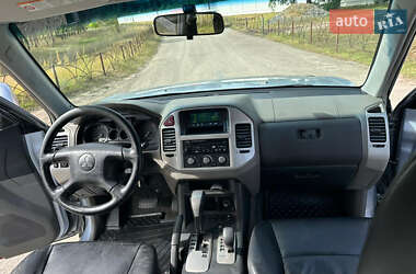 Внедорожник / Кроссовер Mitsubishi Pajero 2004 в 