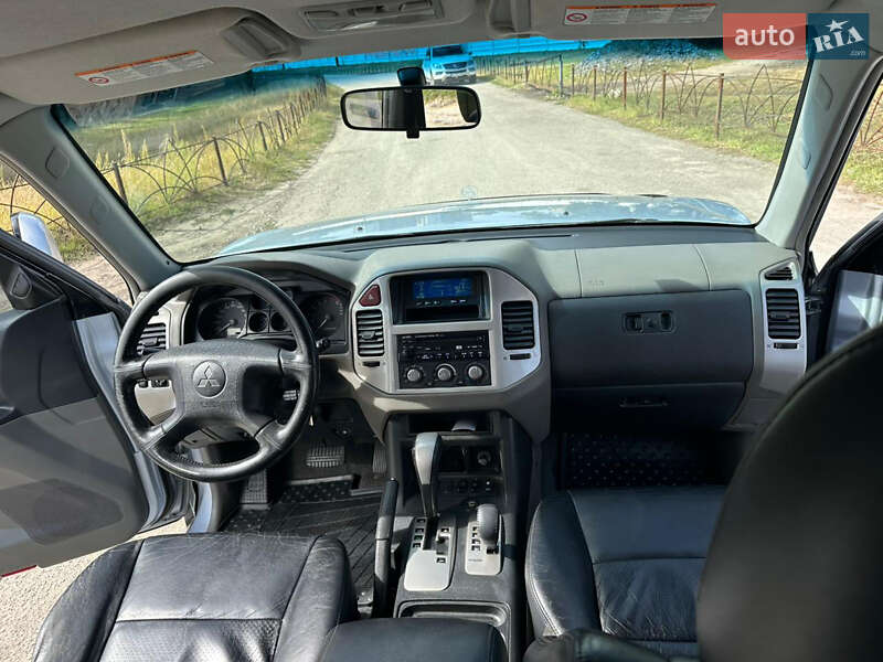 Внедорожник / Кроссовер Mitsubishi Pajero 2004 в Киеве