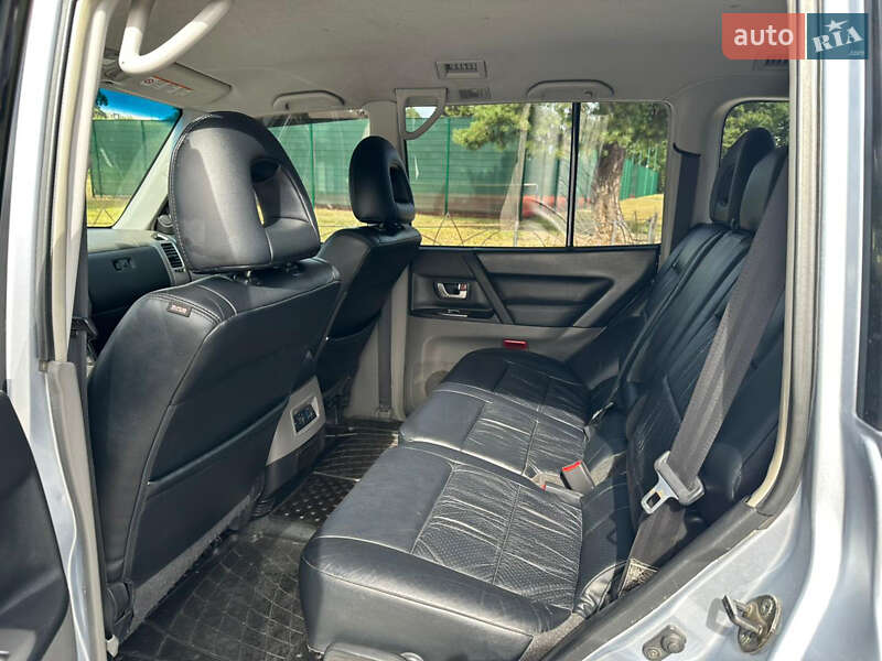 Внедорожник / Кроссовер Mitsubishi Pajero 2004 в Киеве