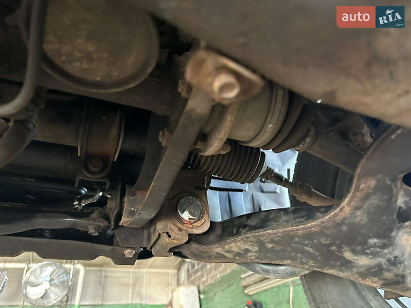Внедорожник / Кроссовер Mitsubishi Pajero 2004 в Киеве