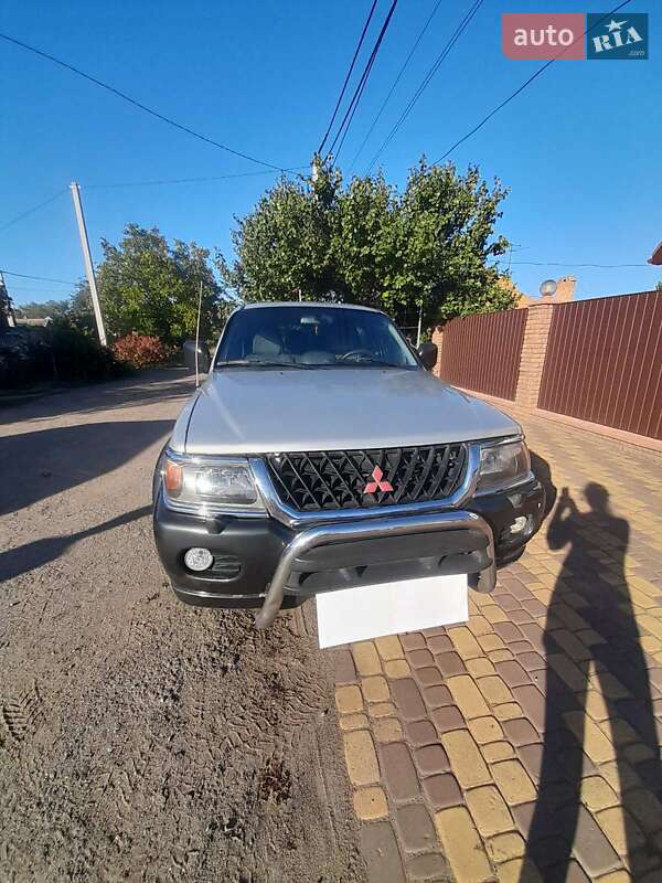 Внедорожник / Кроссовер Mitsubishi Pajero 2003 в Днепре