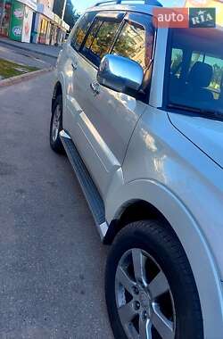 Внедорожник / Кроссовер Mitsubishi Pajero 2007 в Харькове