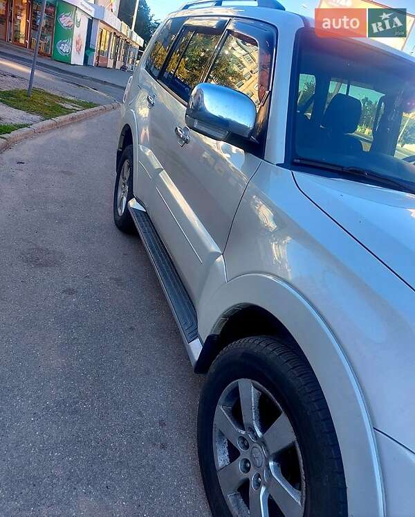 Mitsubishi Pajero 2007