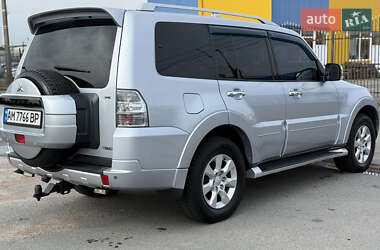 Внедорожник / Кроссовер Mitsubishi Pajero 2010 в 