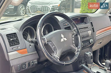 Внедорожник / Кроссовер Mitsubishi Pajero 2008 в 