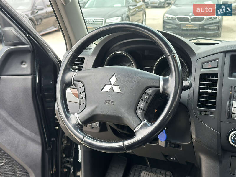 Внедорожник / Кроссовер Mitsubishi Pajero 2008 в Харькове