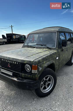 Внедорожник / Кроссовер Mitsubishi Pajero 1988 в 