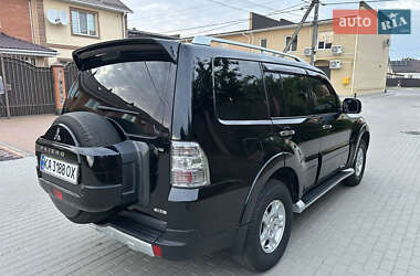 Внедорожник / Кроссовер Mitsubishi Pajero 2007 в 