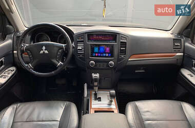 Внедорожник / Кроссовер Mitsubishi Pajero 2008 в 