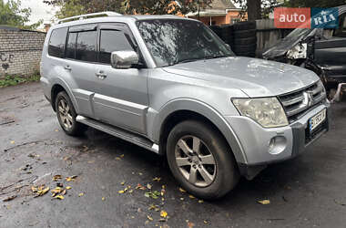Внедорожник / Кроссовер Mitsubishi Pajero 2007 в Кременчуге
