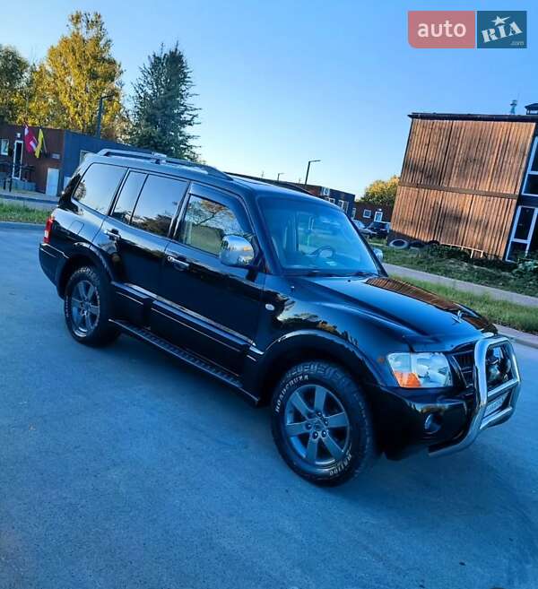 Внедорожник / Кроссовер Mitsubishi Pajero 2003 в Чернигове