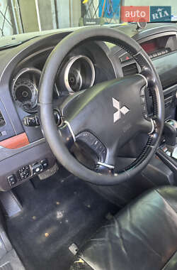 Внедорожник / Кроссовер Mitsubishi Pajero 2008 в 