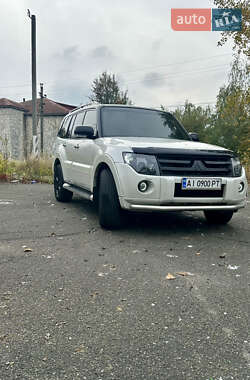 Внедорожник / Кроссовер Mitsubishi Pajero 2010 в Киеве