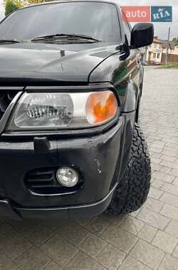 Внедорожник / Кроссовер Mitsubishi Pajero 2006 в  фото 10 Внедорожник / Кроссовер Mitsubishi Pajero 2006 в