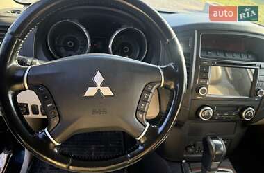 Внедорожник / Кроссовер Mitsubishi Pajero 2007 в 
