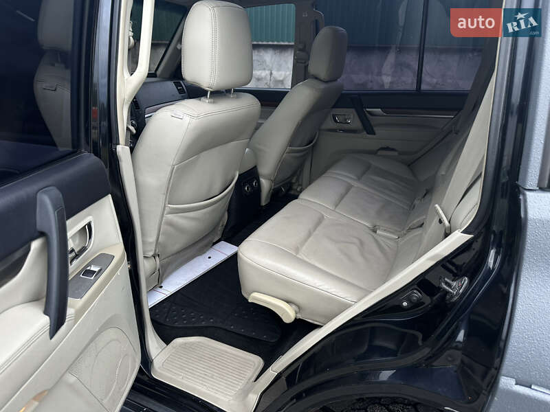 Внедорожник / Кроссовер Mitsubishi Pajero 2008 в Киеве