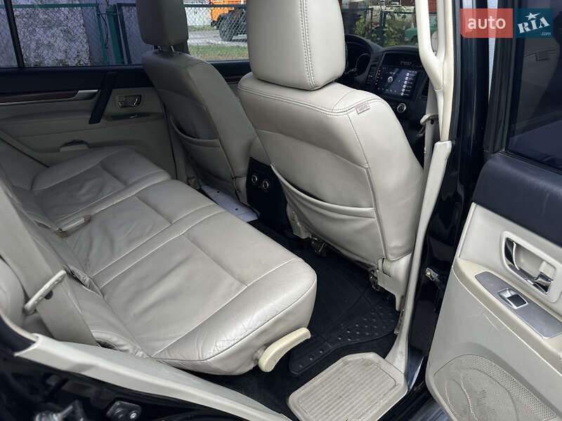 Внедорожник / Кроссовер Mitsubishi Pajero 2008 в Киеве