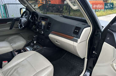 Внедорожник / Кроссовер Mitsubishi Pajero 2008 в 
