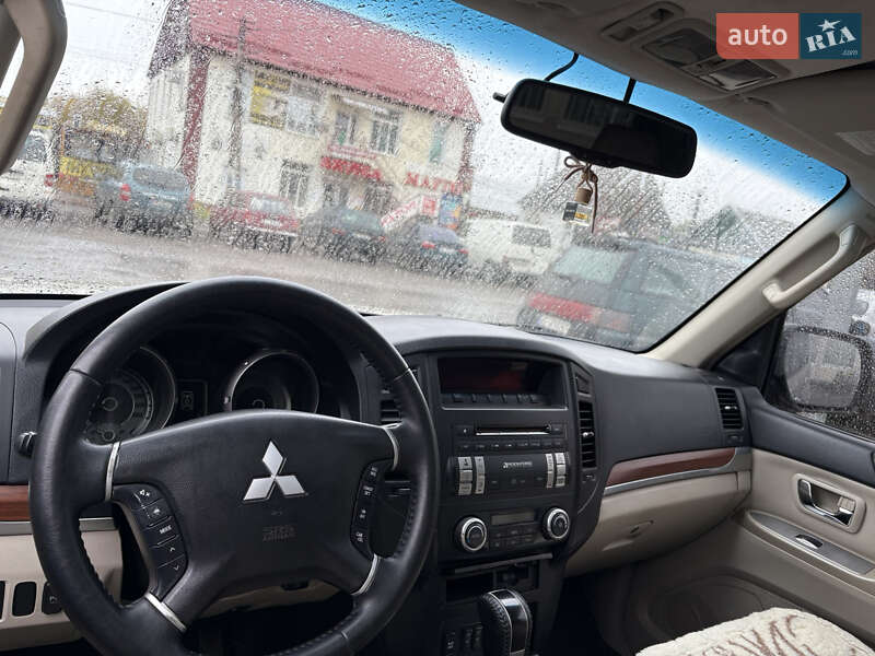 Внедорожник / Кроссовер Mitsubishi Pajero 2008 в Петропавловке