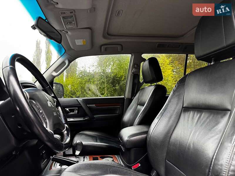 Внедорожник / Кроссовер Mitsubishi Pajero 2008 в Киеве