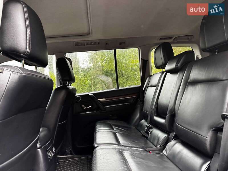 Внедорожник / Кроссовер Mitsubishi Pajero 2008 в Киеве