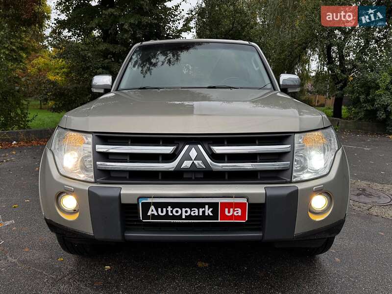 Внедорожник / Кроссовер Mitsubishi Pajero 2007 в Киеве