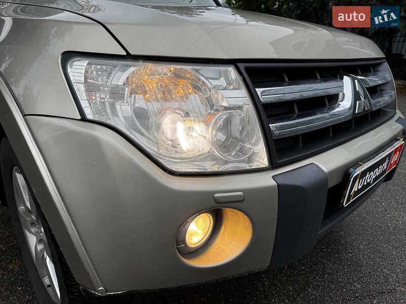 Внедорожник / Кроссовер Mitsubishi Pajero 2007 в Киеве