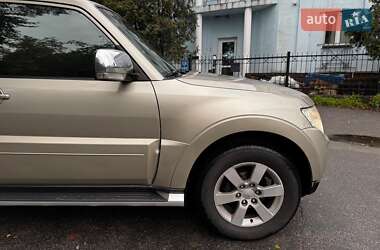 Внедорожник / Кроссовер Mitsubishi Pajero 2007 в 